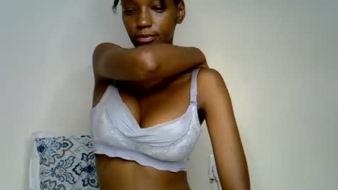 Snapshot of sedrikops chatting on July 11, 2026, 9:49 pm Seraah online show from July 11, 2026, 9:49 pm