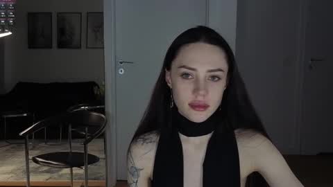 Snapshot of seduced_by_sara chatting on October 30, 2025, 9:15 pm Sara online show from October 30, 2025, 9:15 pm