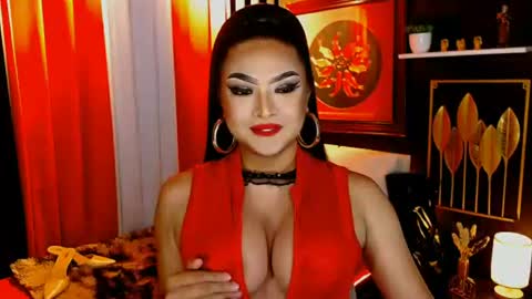 seducinglinda online show from June 15, 2026, 4:09 pm