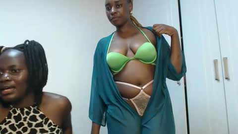 Snapshot of seductive_candie chatting on October 18, 2025, 4:30 pm Candie online show from October 18, 2025, 4:30 pm