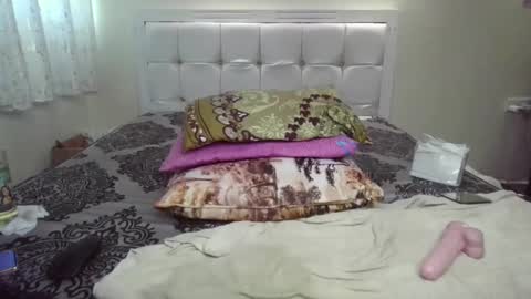 Snapshot of seductive_candybody chatting on December 22, 2024, 3:44 am Ms CandyAss online show from December 22, 2024, 3:44 am