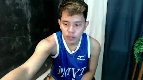 Snapshot of seductive_maxxx chatting on April 24, 2026, 9:12 am Max online show from April 24, 2026, 9:12 am