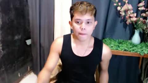 Snapshot of seductive_maxxx chatting on April 26, 2026, 9:29 am Max online show from April 26, 2026, 9:29 am