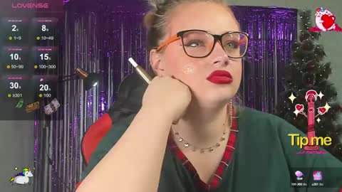 seductive_she_wolf online show from December 4, 2024, 3:10 pm