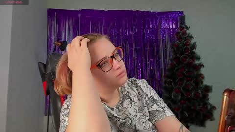 seductive_she_wolf online show from December 6, 2024, 9:21 am