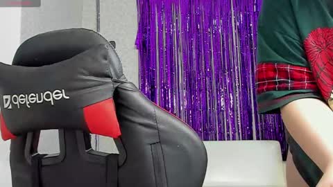 seductive_she_wolf online show from December 8, 2024, 8:20 am