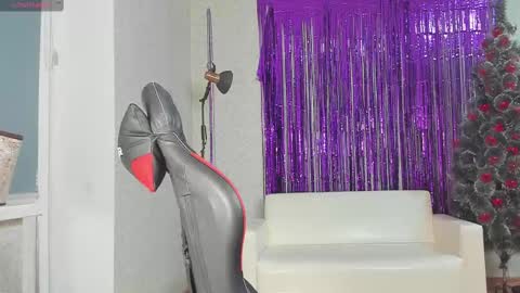 seductive_she_wolf online show from December 8, 2024, 11:35 am