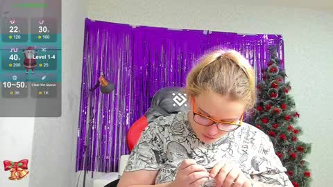 seductive_she_wolf online show from December 19, 2024, 8:34 pm