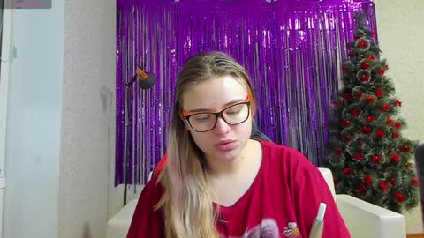 seductive_she_wolf online show from December 24, 2024, 2:33 pm