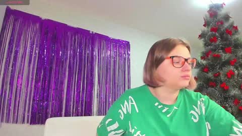 seductive_she_wolf online show from December 28, 2024, 1:28 pm