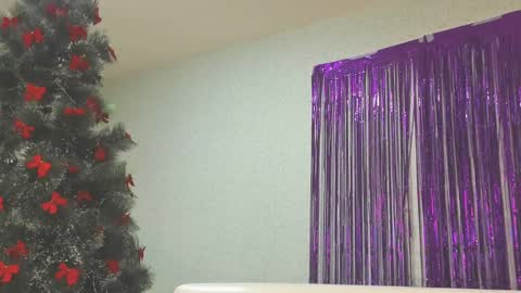 seductive_she_wolf online show from December 28, 2024, 4:52 pm