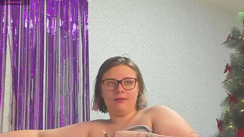seductive_she_wolf online show from December 29, 2024, 3:24 pm