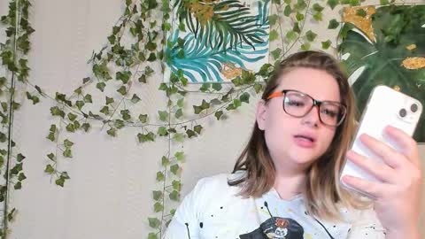 seductive_she_wolf online show from September 29, 2025, 1:00 am