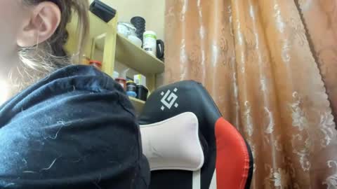 seductive_she_wolf online show from April 24, 2026, 12:35 am