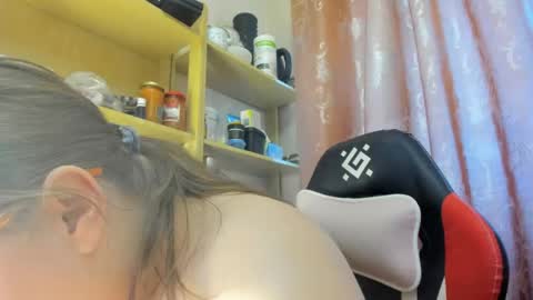 seductive_she_wolf online show from April 27, 2026, 2:53 am