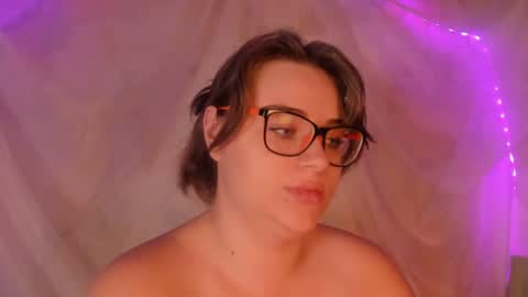 seductive_she_wolf online show from July 29, 2026, 6:28 pm