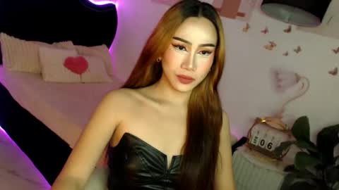 Vanessa online show from April 5, 2026, 4:15 pm