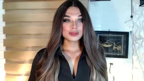 Snapshot of seductivedeluxe69 chatting on February 26, 2025, 10:26 am Deluxe online show from February 26, 2025, 10:26 am