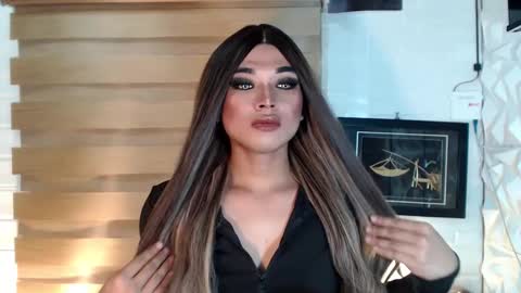 Snapshot of seductivedeluxe69 chatting on March 1, 2025, 6:24 am Deluxe online show from March 1, 2025, 6:24 am