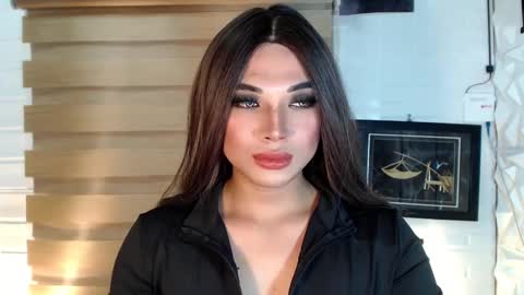 Snapshot of seductivedeluxe69 chatting on March 2, 2025, 7:32 am Deluxe online show from March 2, 2025, 7:32 am
