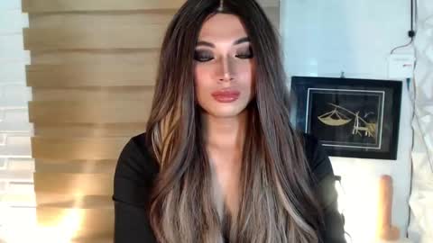 Snapshot of seductivedeluxe69 chatting on March 8, 2025, 9:17 am Deluxe online show from March 8, 2025, 9:17 am
