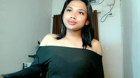 Snapshot of seductivedeluxe69 chatting on August 3, 2026, 7:28 pm Deluxe online show from August 3, 2026, 7:28 pm
