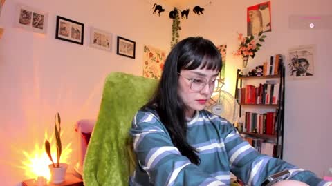 Snapshot of segismunda chatting on April 1, 2026, 10:51 pm Luciana online show from April 1, 2026, 10:51 pm