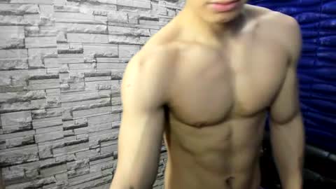 Snapshot of seigfried0 chatting on June 18, 2026, 12:33 am Seigfried online show from June 18, 2026, 12:33 am
