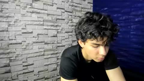 Snapshot of seigfried0 chatting on June 19, 2026, 12:37 am Seigfried online show from June 19, 2026, 12:37 am