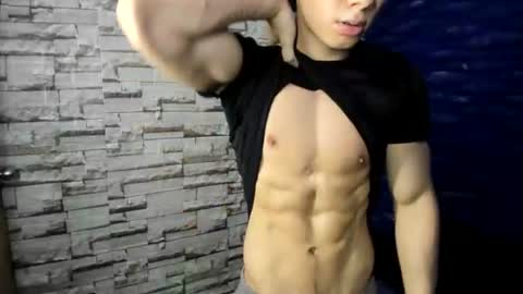 Snapshot of seigfried0 chatting on June 25, 2026, 2:11 am Seigfried online show from June 25, 2026, 2:11 am