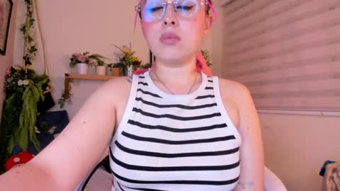 Snapshot of sejmet_5 chatting on April 14, 2026, 4:07 am Yeyis online show from April 14, 2026, 4:07 am
