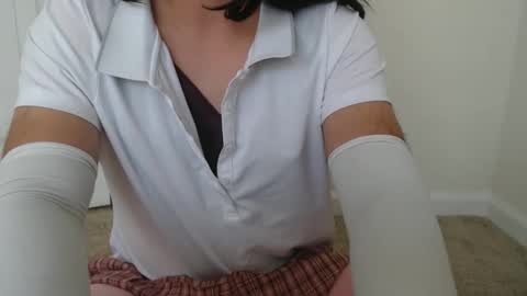 Selena online show from October 9, 2025, 4:05 pm