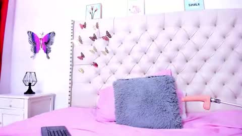 selena_beautyy online show from January 16, 2026, 7:29 pm