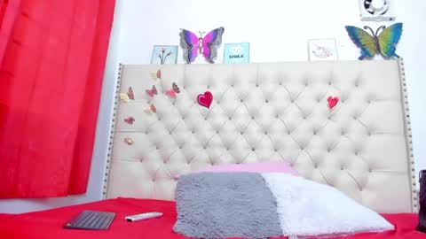 selena_beautyy online show from May 4, 2026, 7:21 pm
