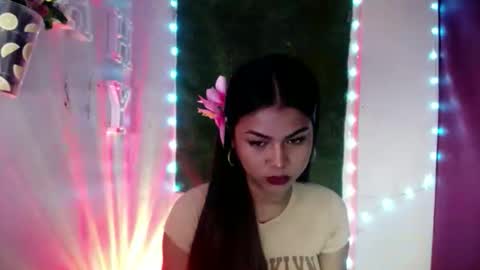 selena_fox2000 online show from May 10, 2026, 11:37 am