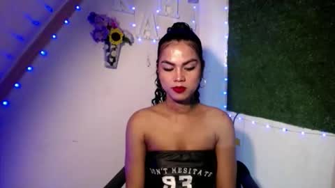 selena_fox2000 online show from May 20, 2026, 5:02 am
