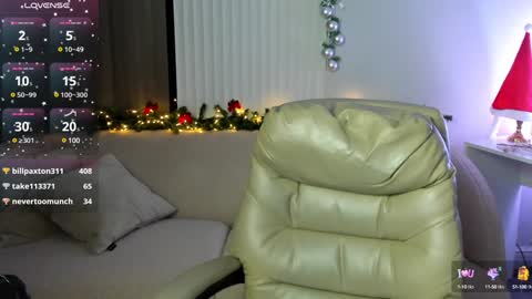 Snapshot of selena_grey_ chatting on December 22, 2024, 7:11 am Selena online show from December 22, 2024, 7:11 am