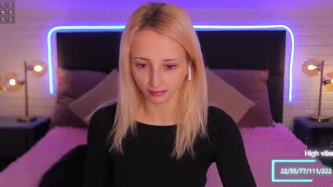 Selena Lily online show from September 27, 2025, 12:21 pm