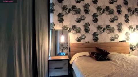 Snapshot of selena_rase chatting on October 22, 2025, 4:02 am Selena online show from October 22, 2025, 4:02 am