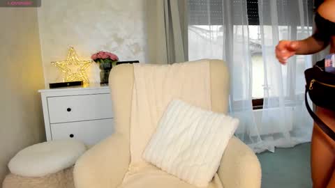 Selena online show from March 22, 2026, 9:02 am