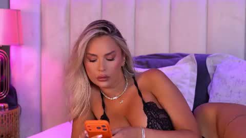 Selena online show from June 21, 2026, 7:33 am