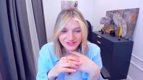 selenaemoore online show from May 8, 2026, 3:45 am