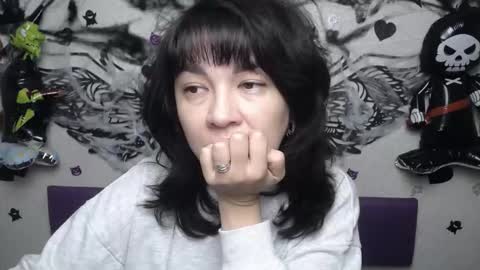 SelenaFly online show from November 3, 2025, 6:03 am