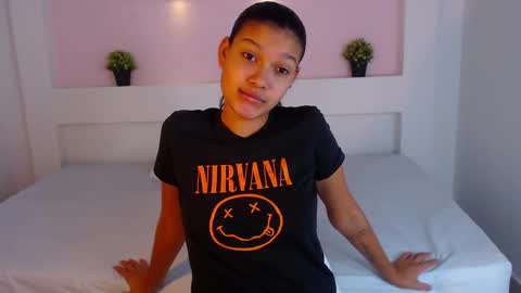 Snapshot of selenafox6 chatting on February 18, 2025, 7:10 am selenafox6 online show from February 18, 2025, 7:10 am