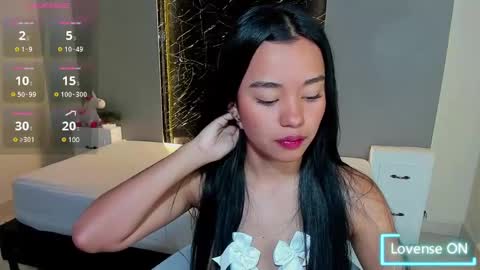 selenafox7 online show from February 6, 2025, 7:51 pm