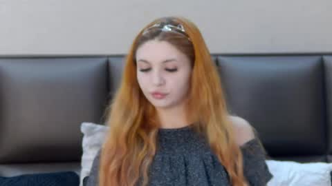 SelenaHanson online show from June 17, 2026, 12:29 pm