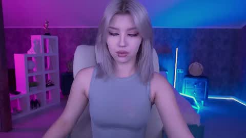 selenairis online show from June 25, 2026, 6:51 am