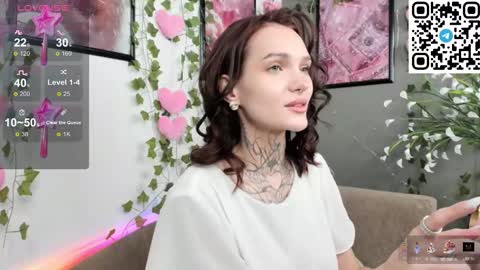 Selena online show from September 29, 2025, 12:05 am