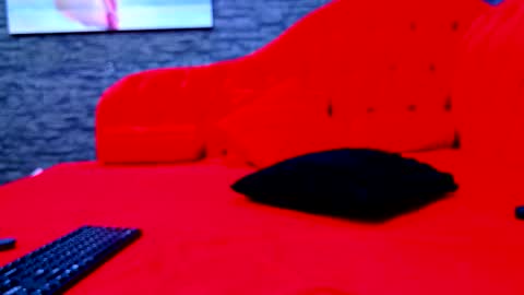 Selena Noir online show from November 12, 2025, 5:52 am