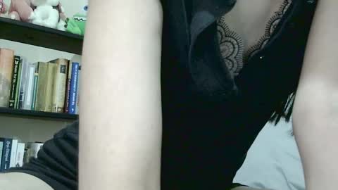 Snapshot of selene_hebe chatting on May 7, 2026, 4:51 am selene_hebe online show from May 7, 2026, 4:51 am